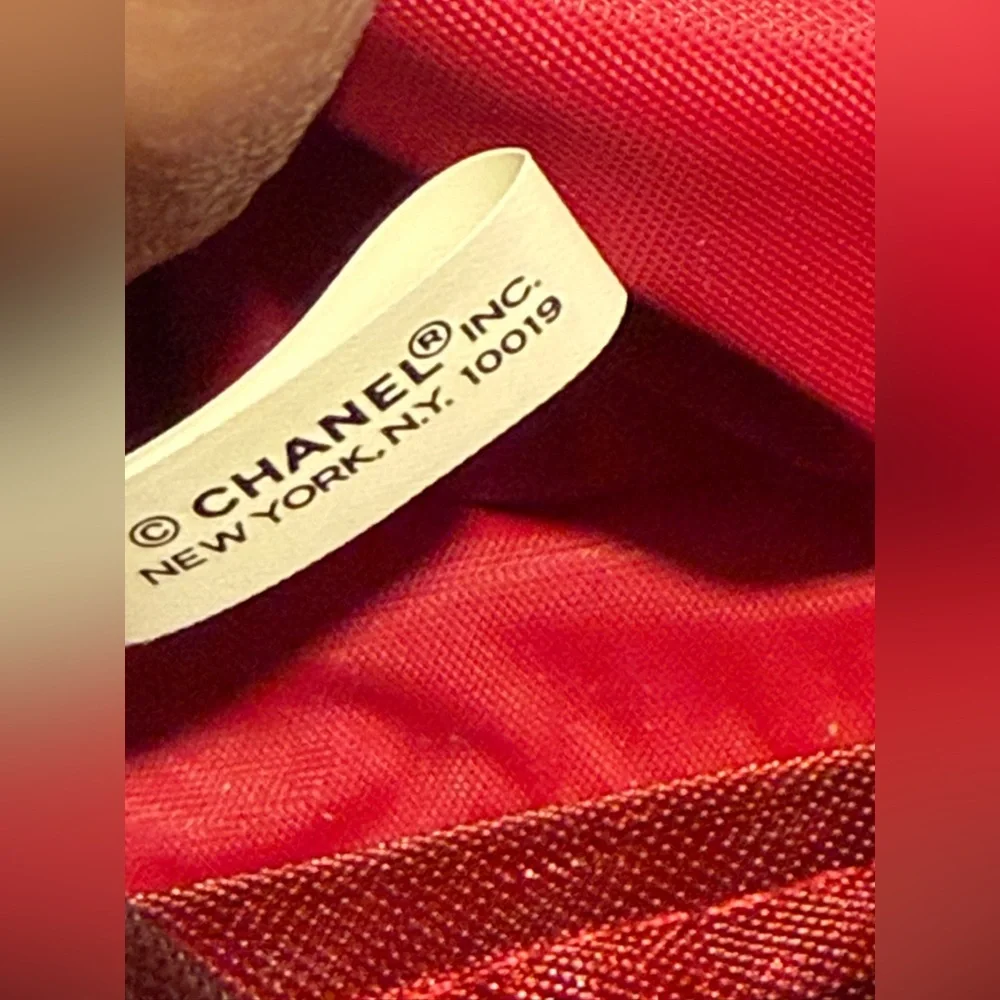 CHANEL Dark satin Scarlet Parfums makeup Pouch - Picture 5 of 10